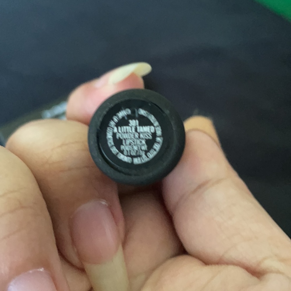 MAC Powder kiss lipstick - a little tamed - Picture 3 of 6